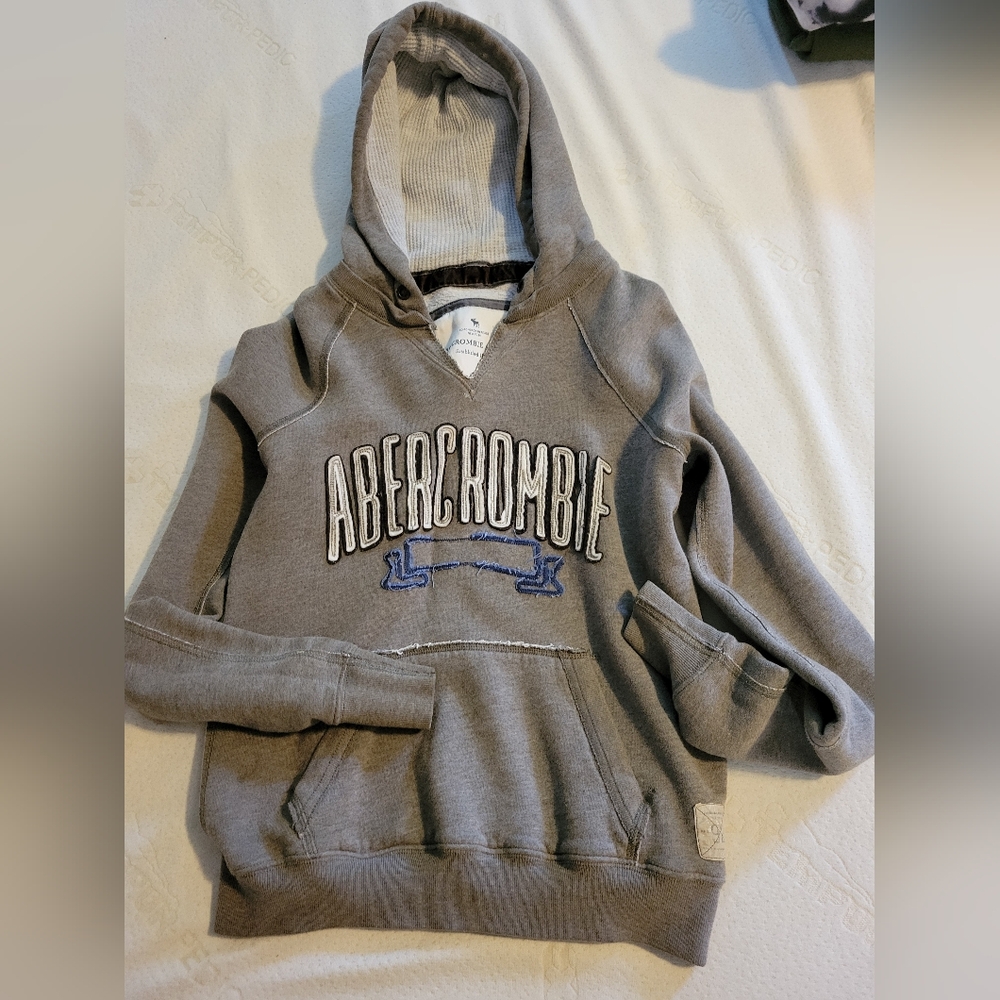 Womens Medium Abercrombie & Fitch Sweatshirt